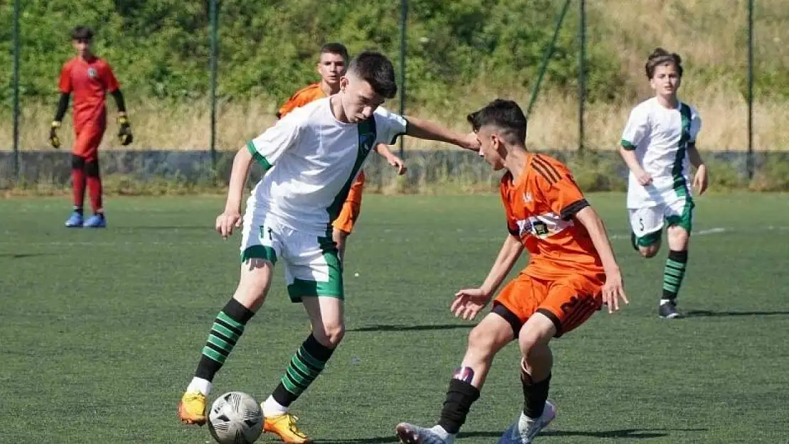 Futbolda yarı final heyecanı Denizli'de yaşanacak