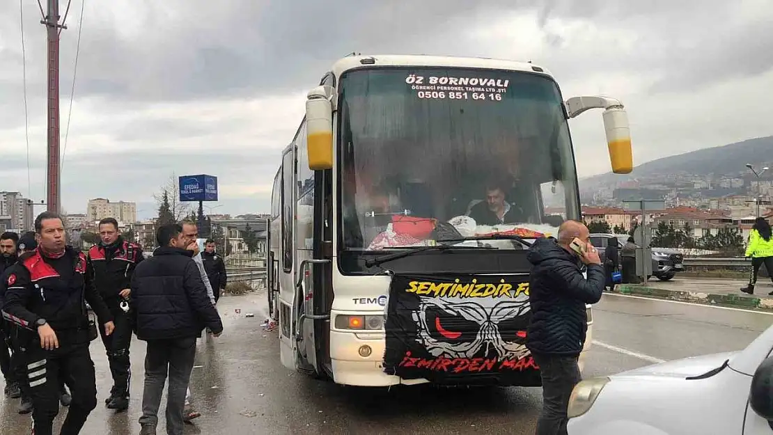 Galatasaray ve Göztepe taraftarları Bursa'da birbirine girdi:2 yaralı