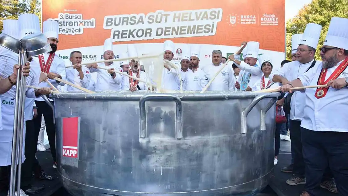 Gastronomi Festivali'nde 'Bursa süt helvası' rekor denemesi