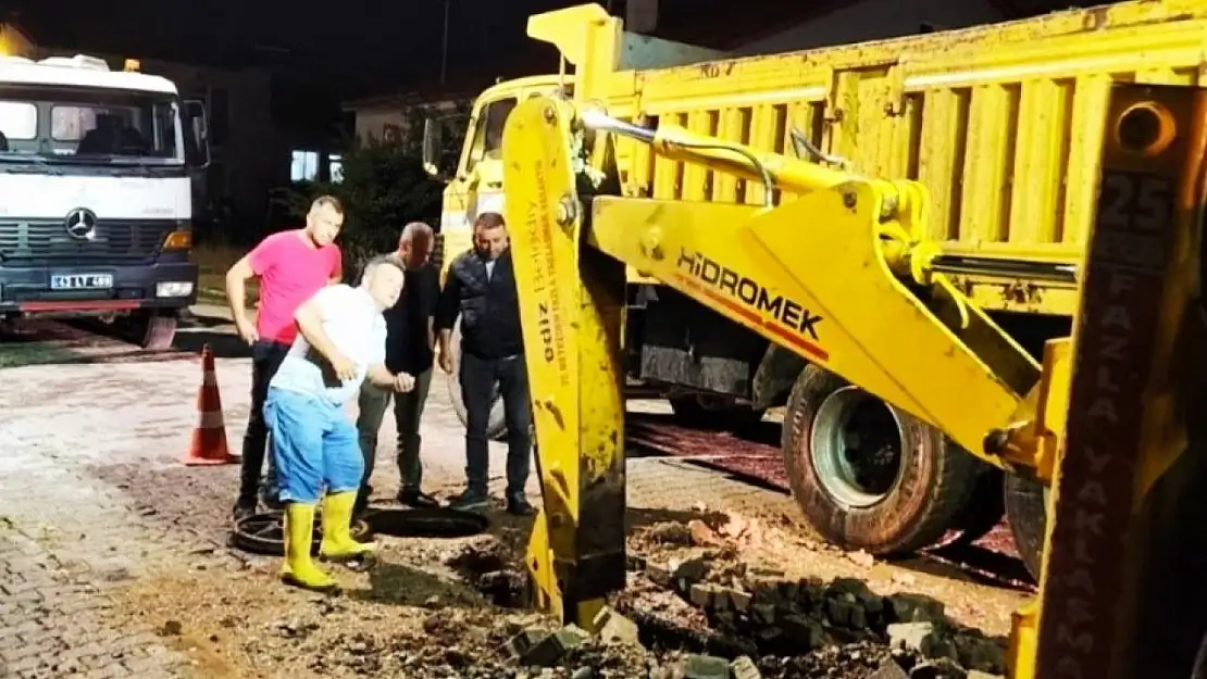 Gediz Belediyesi'nden yol bakım ve onarım çalışması