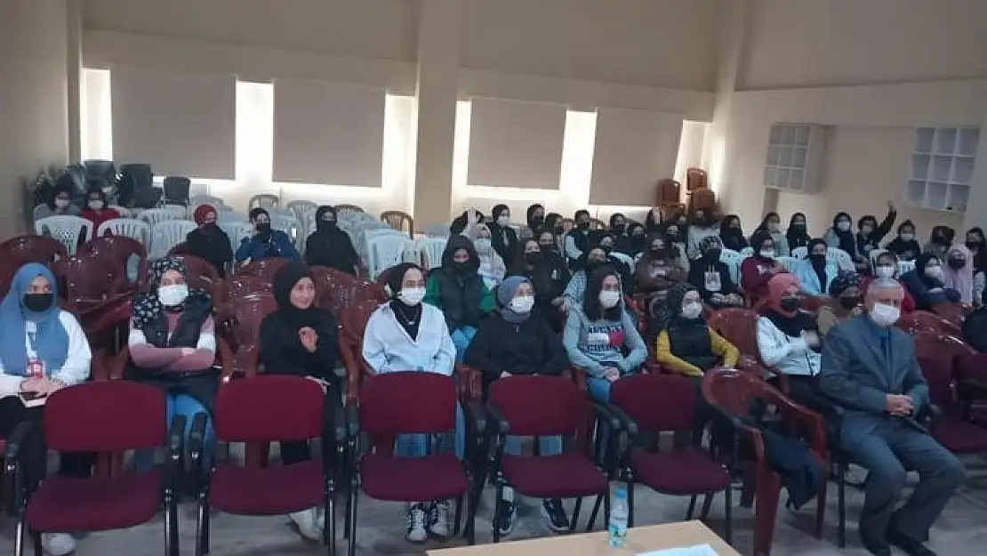 Gediz'de  değerler eğitimi semineri