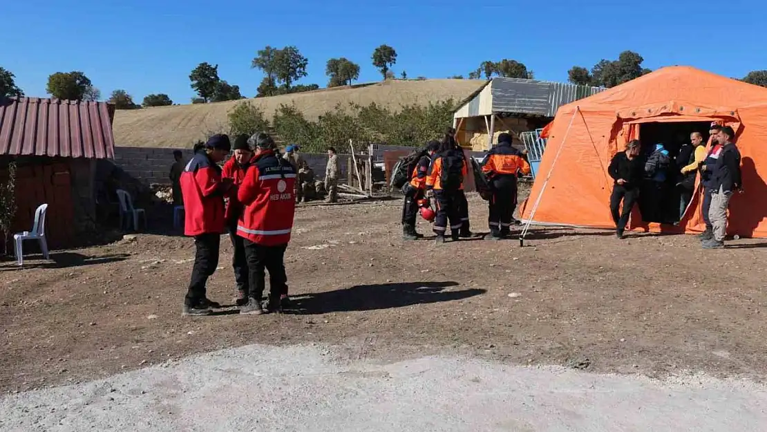 Gediz'de bir haftadır kayıp olan Asiye Günay'dan haber alınamıyor