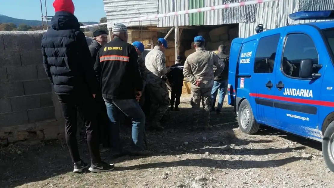 Gediz'de haftalardır kayıp olan kadın samanlıkta ölü bulundu