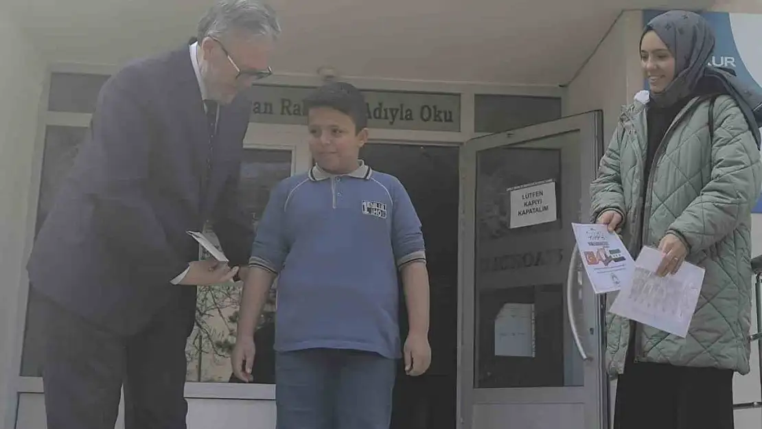 Gediz'de öğrencilerden Suriyeli arkadaşlarına duygusal veda
