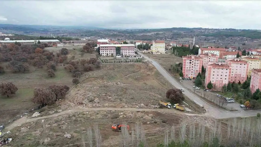 Gediz'de TOKİ 5. Etap Projesi için ilk kazma vuruldu