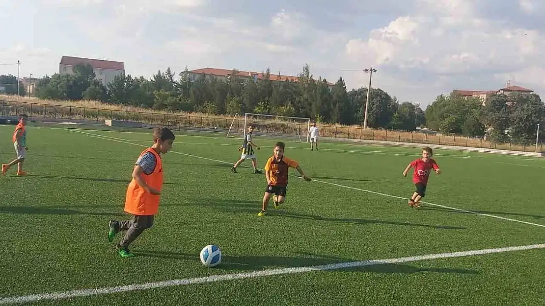 Gediz'de toplam 2 bin 771 kişiye sporcu kartı çıkartıldı