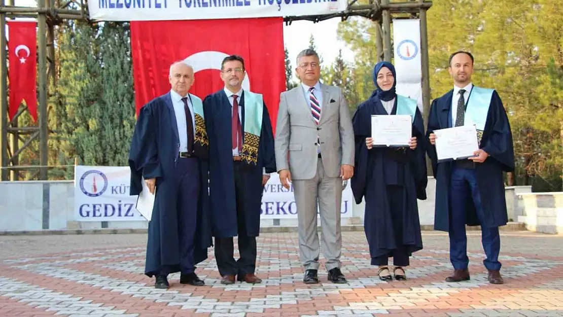 Gediz MYO'da mezuniyet coşkusu