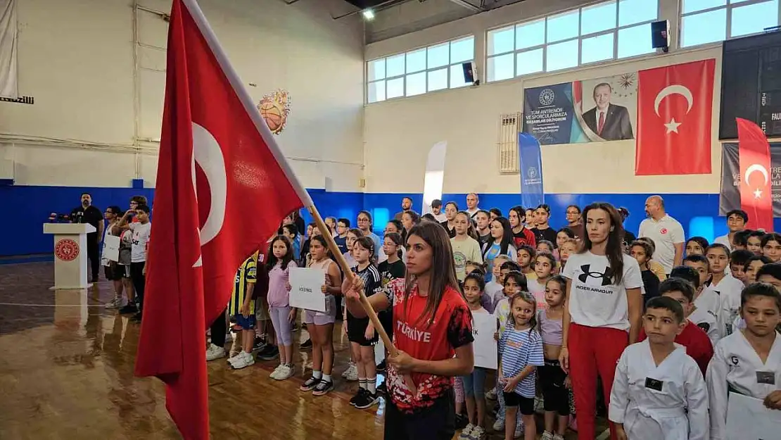 Genç sporcular 'Amatör Spor Haftası'nda buluştu