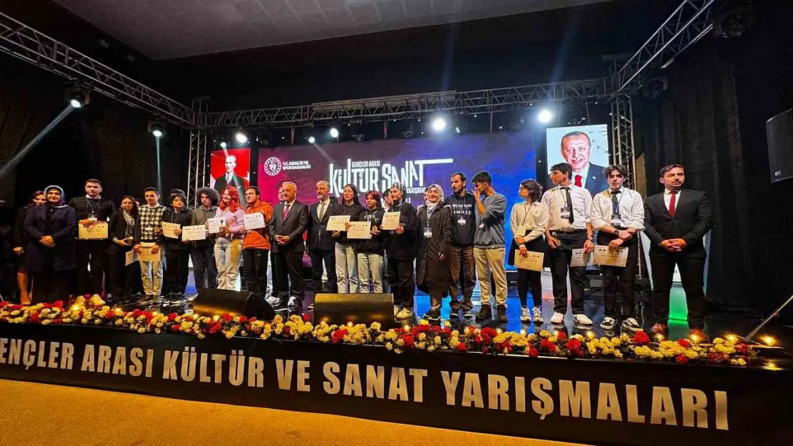 Gençler Arası Kültür Sanat Yarışmaları Ege Bölge Finali Manisa'da yapıldı