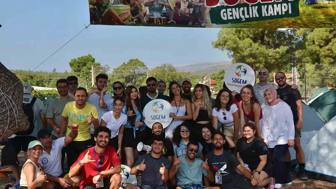 Gençler, Cumhuriyet'in 100. yılında kampta buluştu