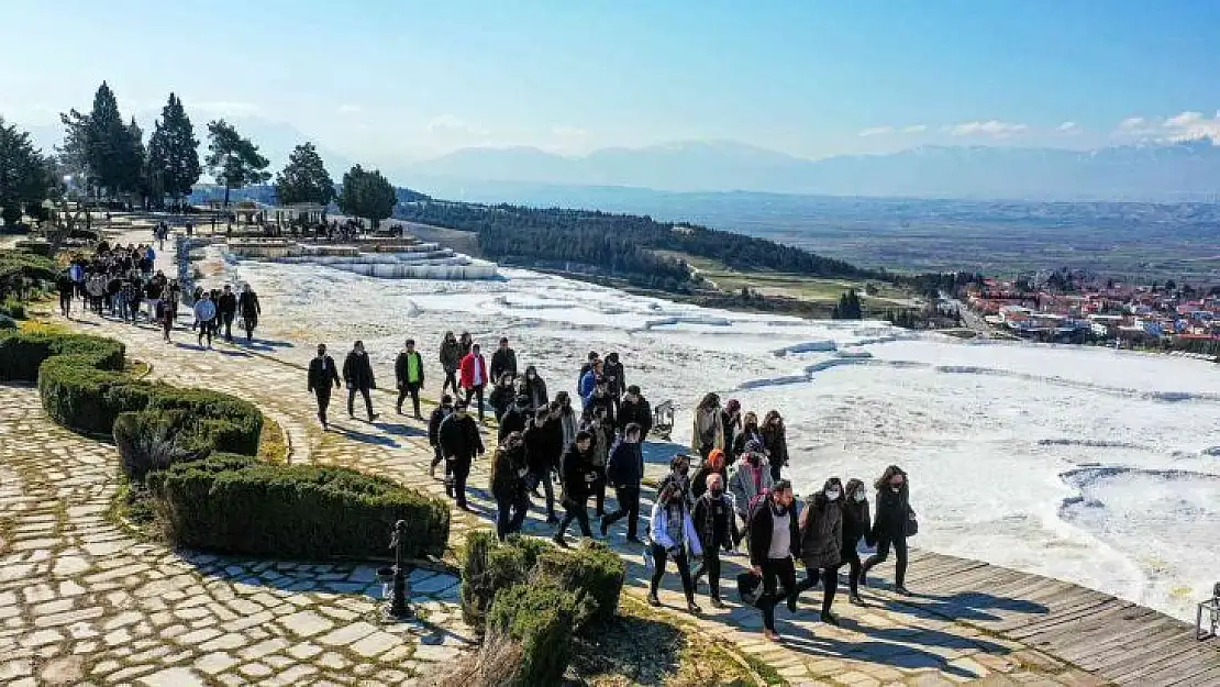 Gençler Denizli'nin doğal ve kültürel değerleriyle buluşuyor
