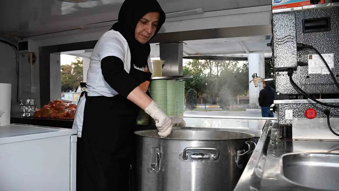 Gençlerin 'Günaydın Çorbası' Büyükşehir'den