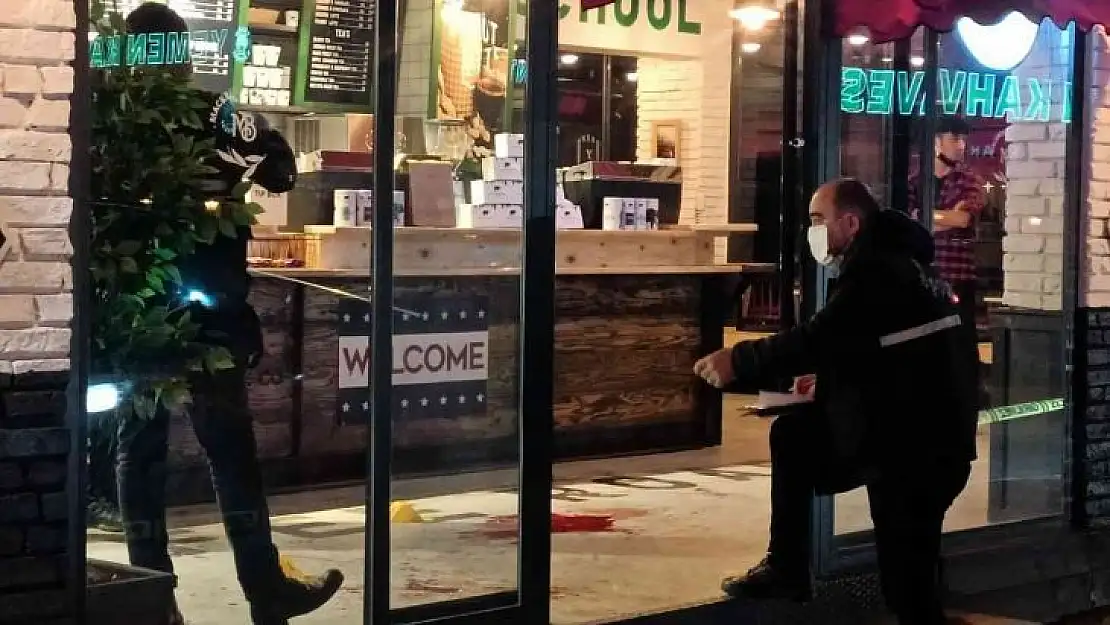 Gençlerin kavgasında kan aktı