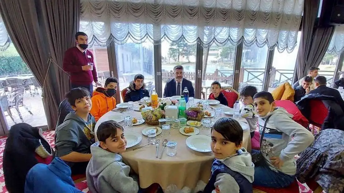 Gençlik, Bursa'da yollarda