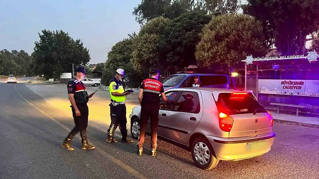 Germencik'te Jandarmadan şok yol ve asayiş uygulaması