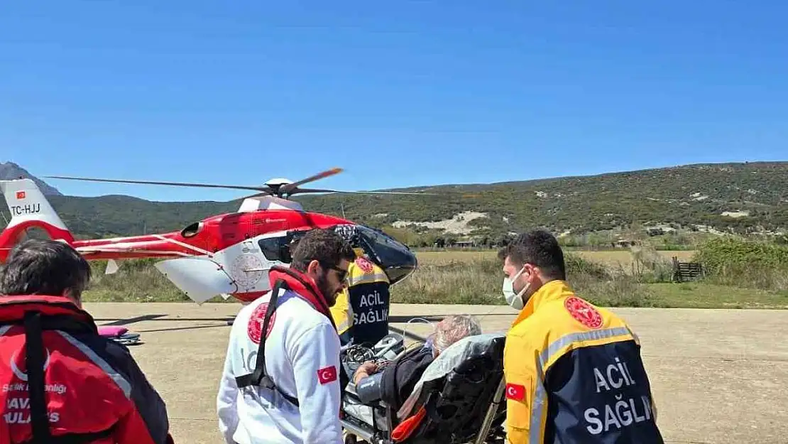 Gökçeada'da kalp krizi geçiren hasta ambulans helikopter ile Çanakkale'ye getirildi