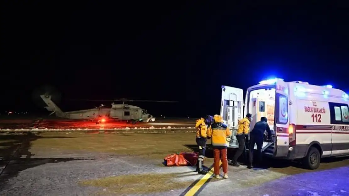 Gökçeada'da rahatsızlanan 3 kişi için Deniz Kuvvetleri seferber oldu