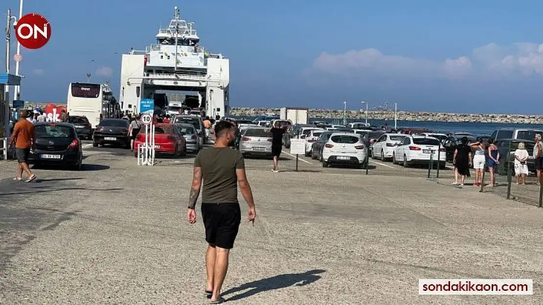 Gökçeada'dan dönen tatilcilerin feribot çilesi