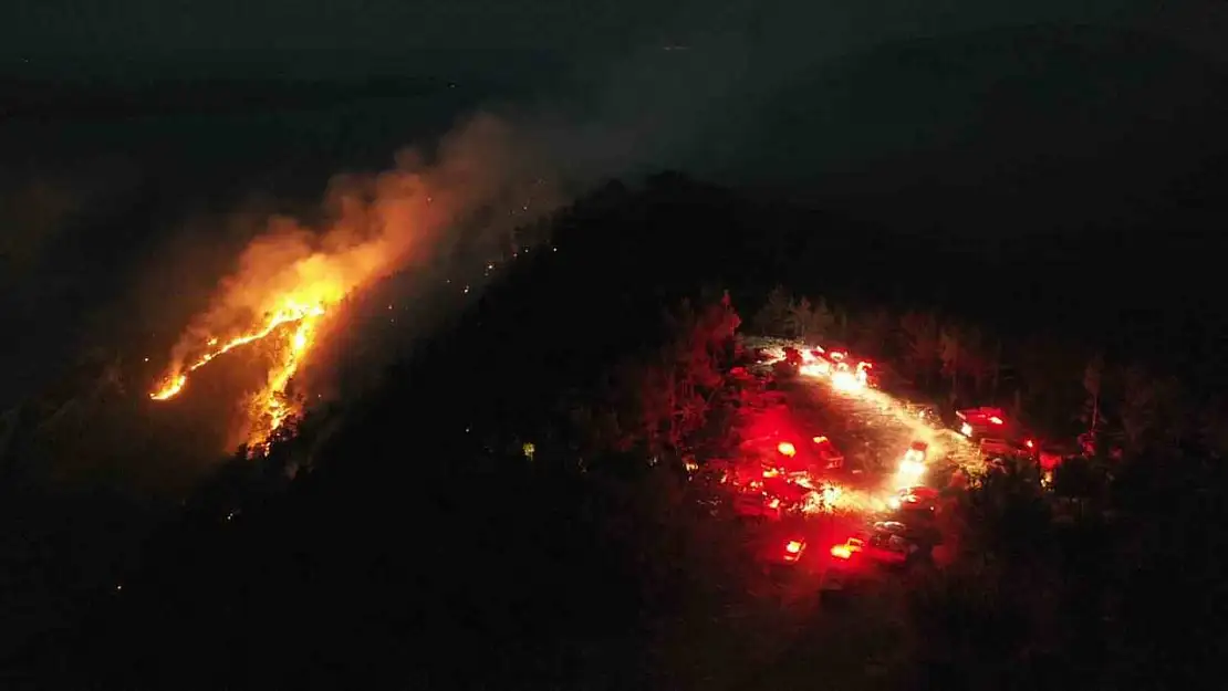 Gökova'nın 'Deli Mehmet'i alevlerin sönmesine izin vermiyor