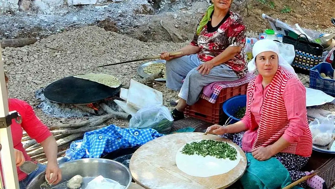 Göktepe Festivali'nde mahalle halkı el emeklerini sergiledi