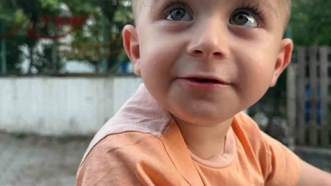Göktürk bebek kendisine uzanacak yardım elini bekliyor