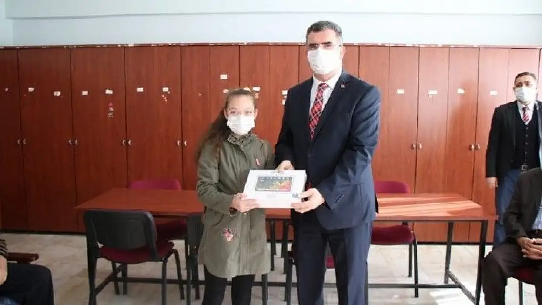 Gönen'de öğrencilere 80 tablet