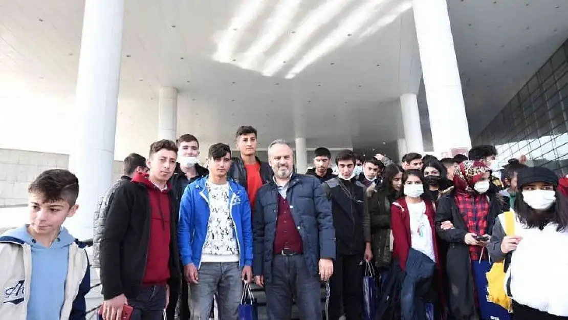 Gönül köprüsü Ağrı'ya uzandı