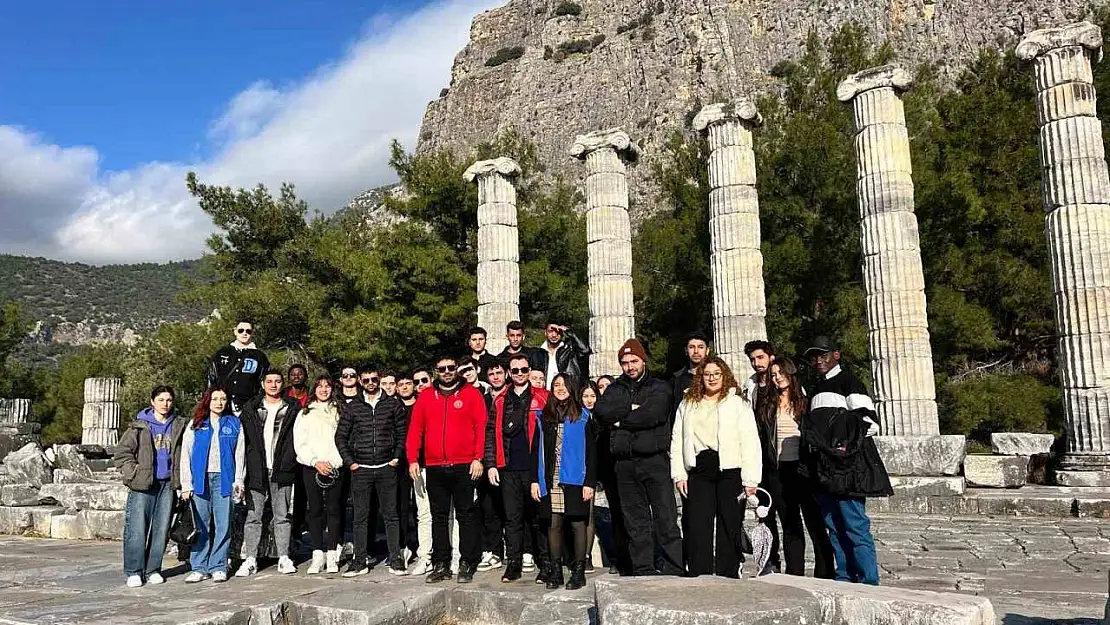 Gönüllü gençler, Anadolu'nun Pompei'sini gezdi