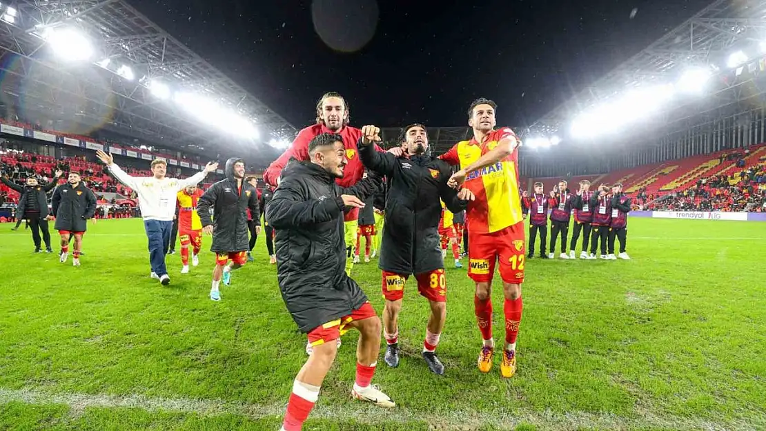 Göztepe'de Stoilov, ilk galibiyetini aldı