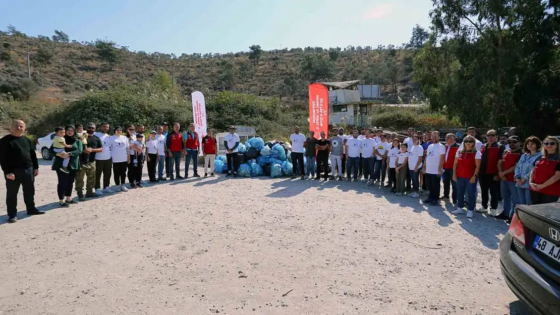 Güllük Lagünü'nde çevre temizliği