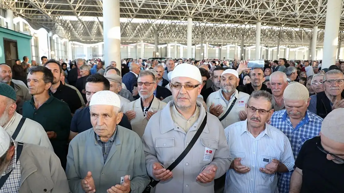 Hacı adayları için uğurlama töreni düzenlendi