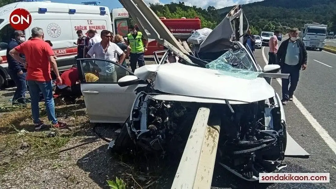 Havran'da araç refüje girdi: 5 yaralı
