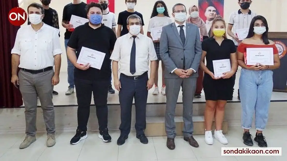 Havran'da başarılı öğrenciler ödüllendirildi
