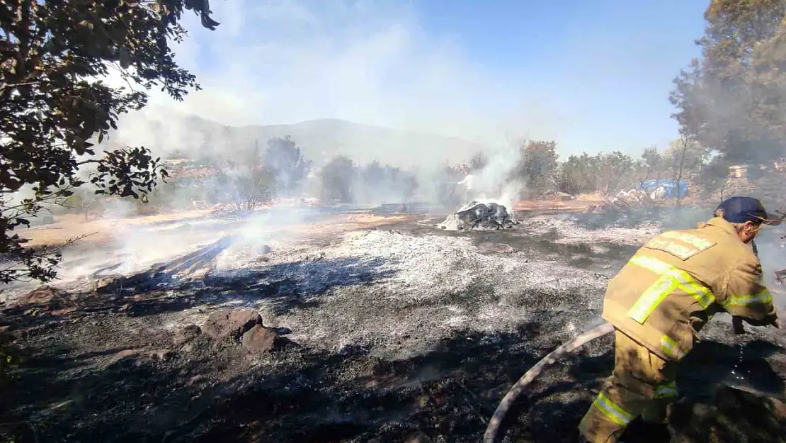 Havran'da traktör römorkunda başlayan yangın makilik alana sıçradı