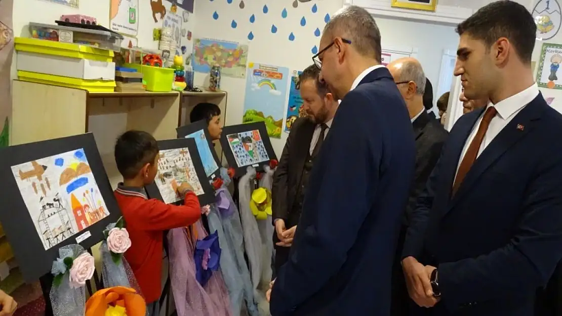 Havran Temaşalık İlkokulunda 'Çocuk Gözüyle Filistin' resim sergisi açıldı