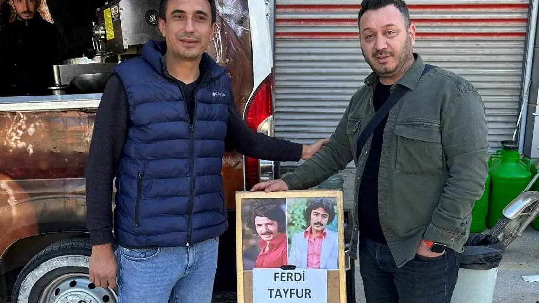 Hayranları, Ferdi Tayfur için lokma döktürdü