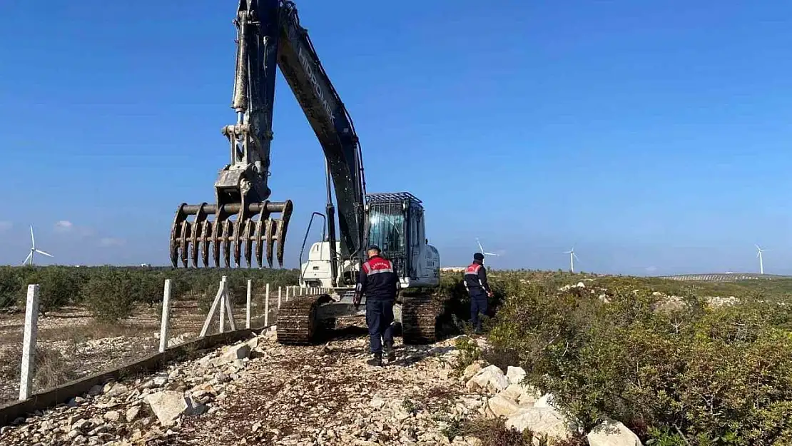 Hazine arazisinde izinsiz yer açarken yakalandı