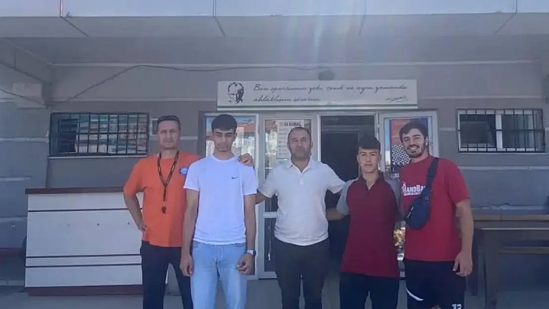 Hentbol Milli Takıma Salihli'den 2 sporcu