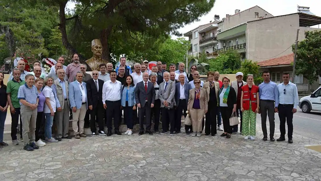 Hiciv ustası Şair Eşref memleketi Kırkağaç'ta anıldı