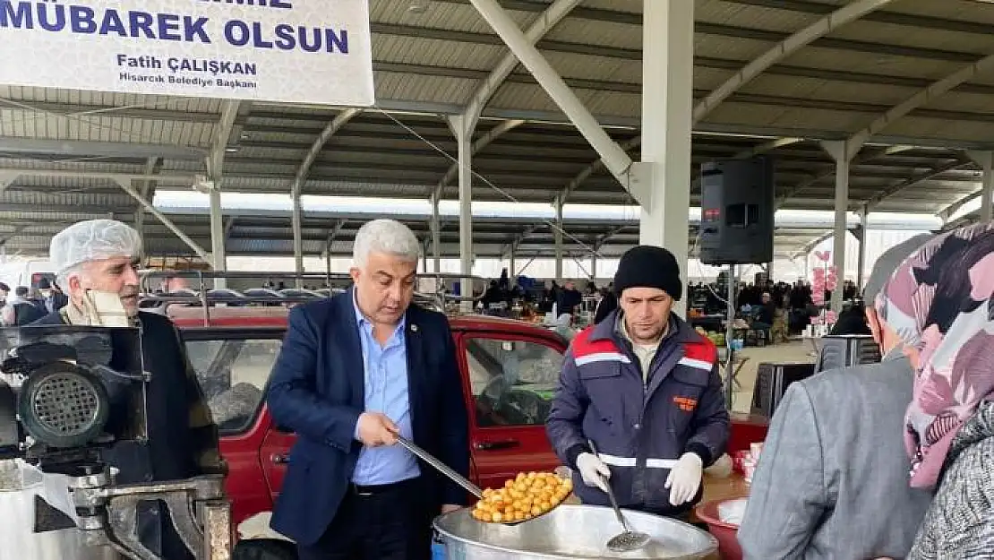 Hisarcık Belediyesi kandil lokması dağıttı