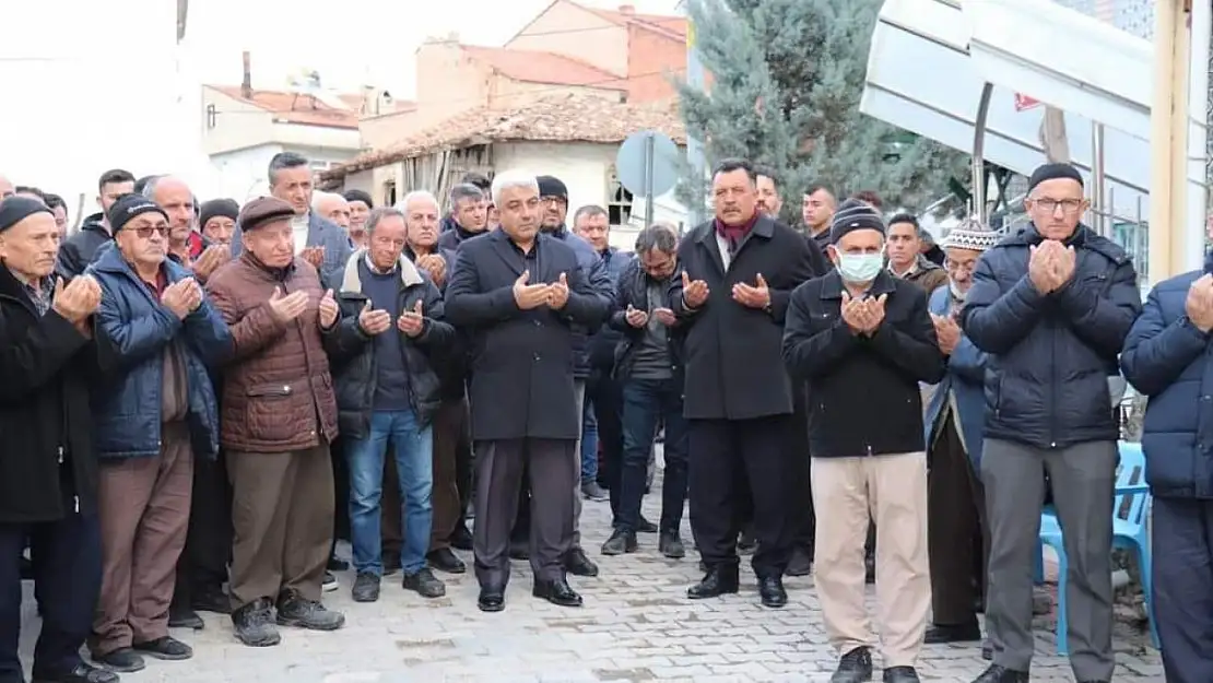 Hisarcık'ta 48 kişilik umre kafilesi dualarla uğurlandı