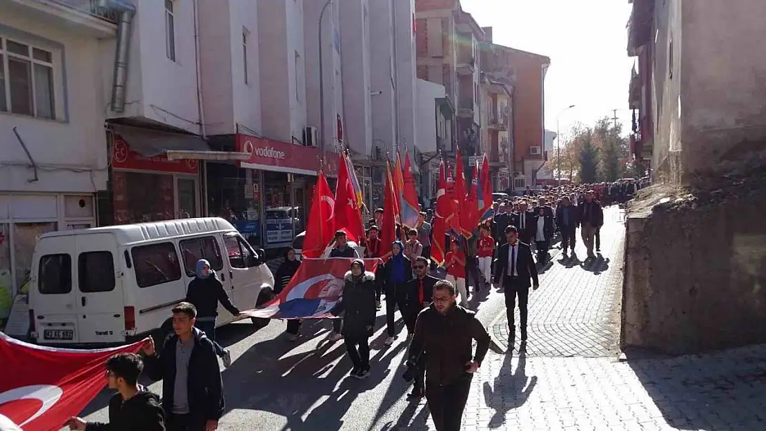 Hisarcık'ta Cumhuriyet Yürüyüşü