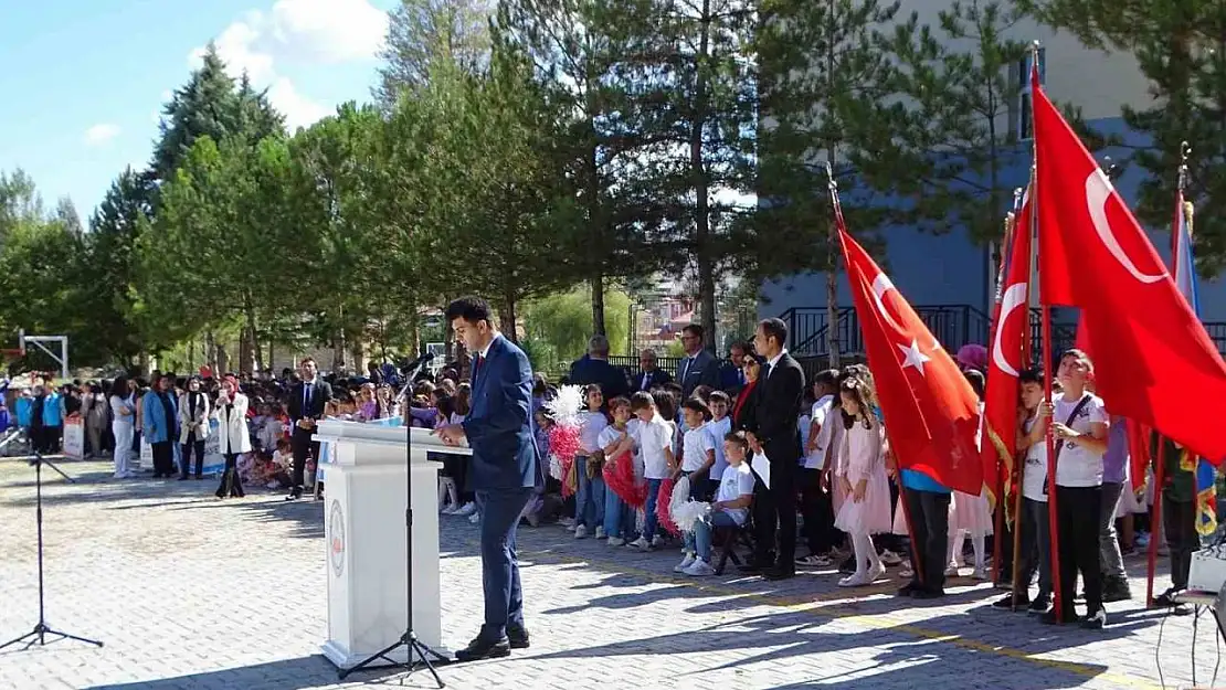 Hisarcık'ta İlköğretim Haftası kutlamaları