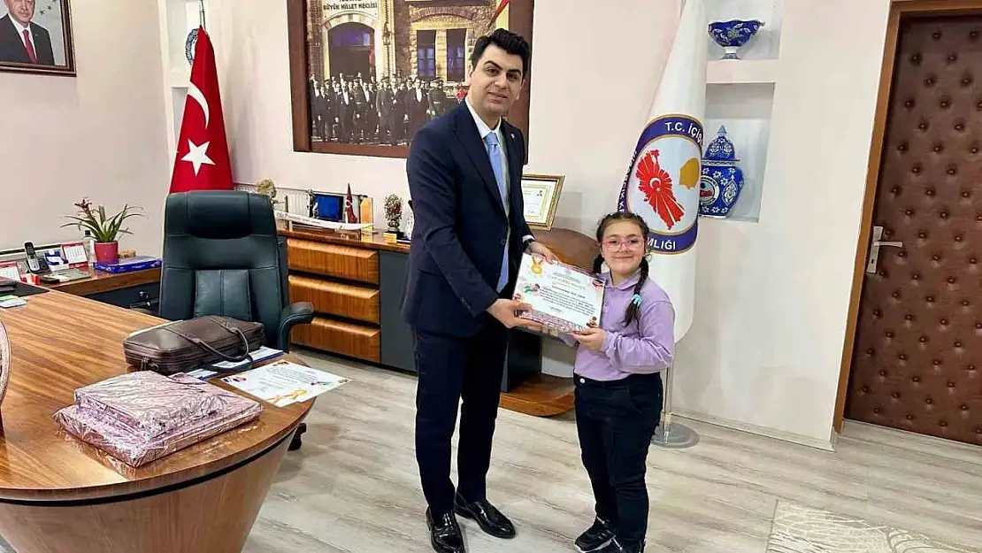 Hisarcık'ta kitap kurdu öğrenciler ödüllendirildi