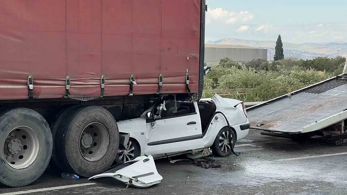 Hurdaya dönen araçtan sağ çıktı