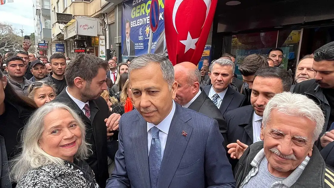 İçişleri Bakanı Ali Yerlikaya Erdek'te AK Parti Seçim Ofisi açılışına katıldı