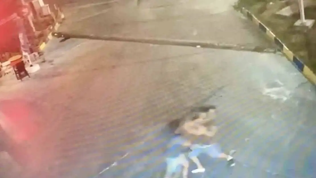 İki paket sigara için kasiyeri bıçakladılar: O anlar kamerada
