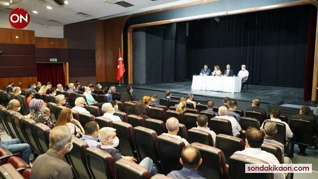İl Emniyet Müdürü Mehmet Şahne muhtarlarla bir araya geldi