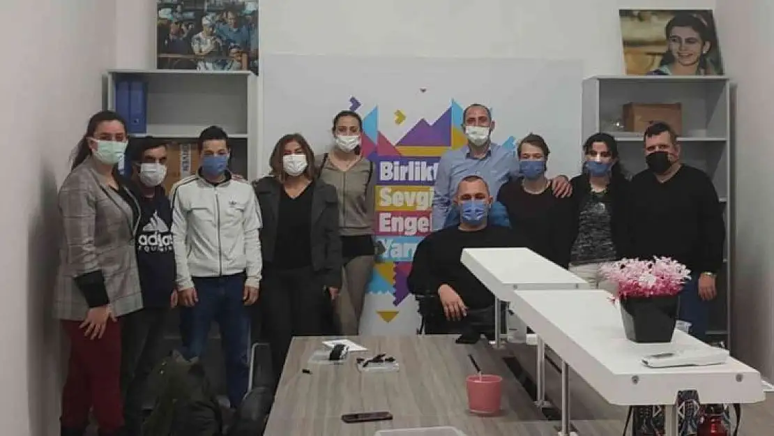 İlk maaşlarını aldılar