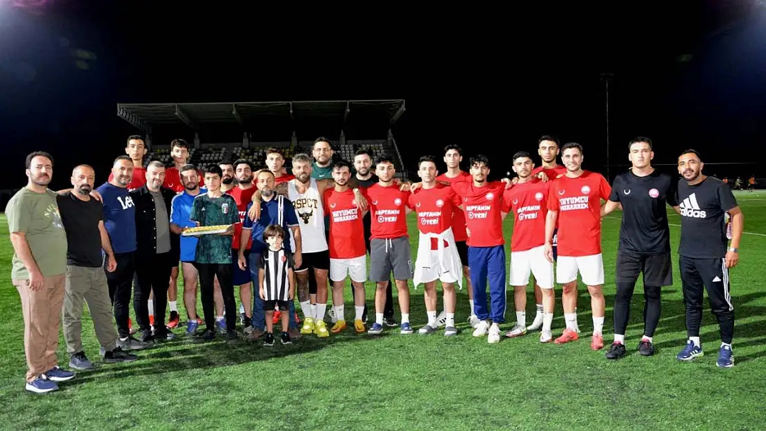 İmam Hatipliler Spor futbolcularına ilk maç öncesi moral